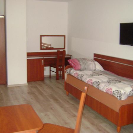 Diament Bed & Breakfast Ревал Екстериор снимка