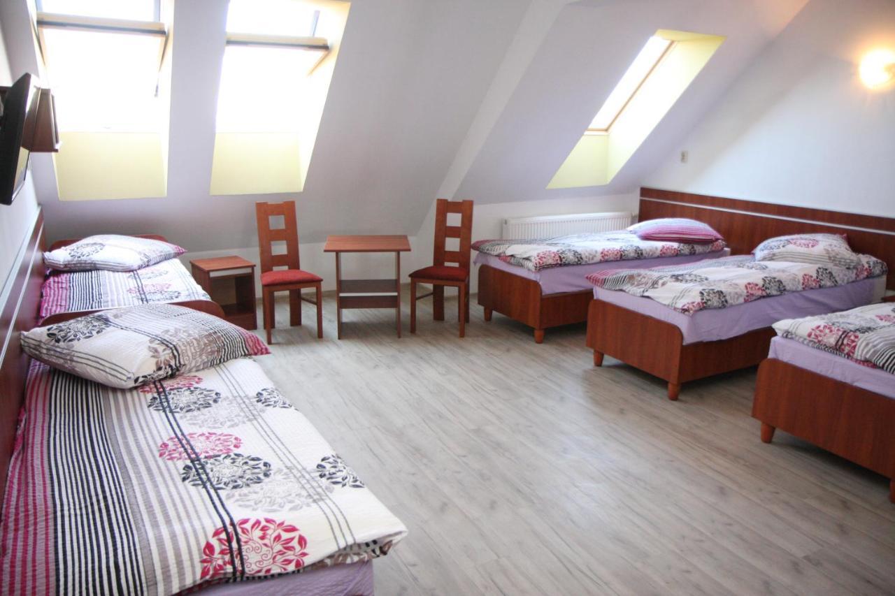 Diament Bed & Breakfast Ревал Екстериор снимка