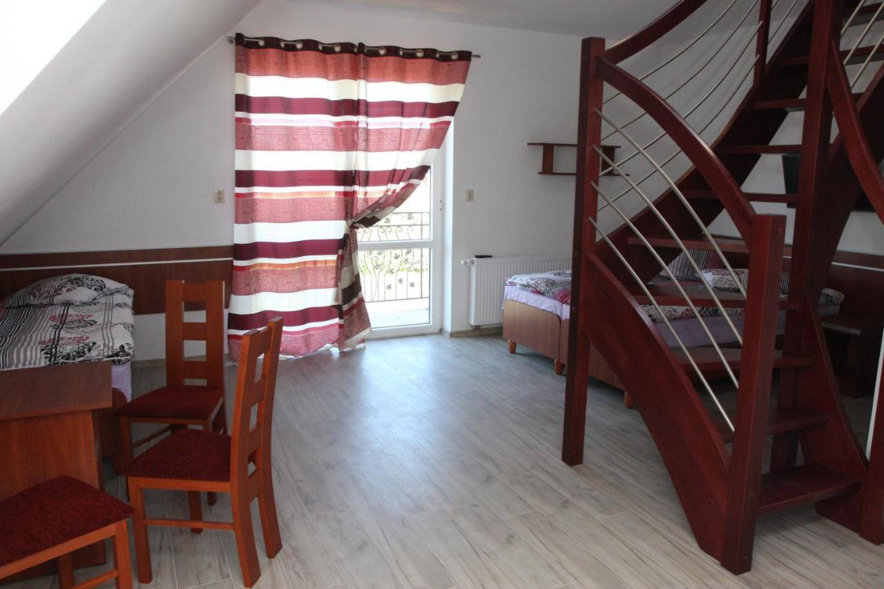 Diament Bed & Breakfast Ревал Екстериор снимка