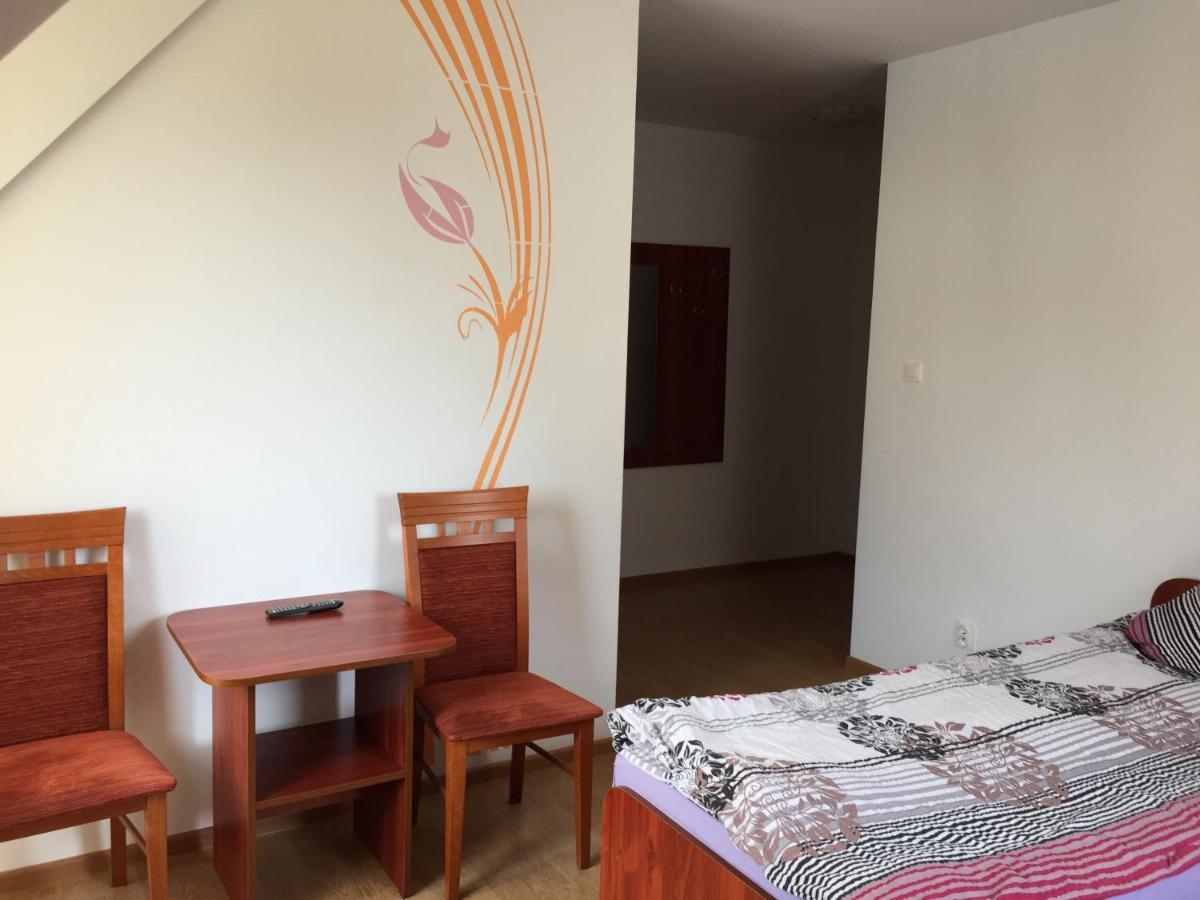 Diament Bed & Breakfast Ревал Екстериор снимка